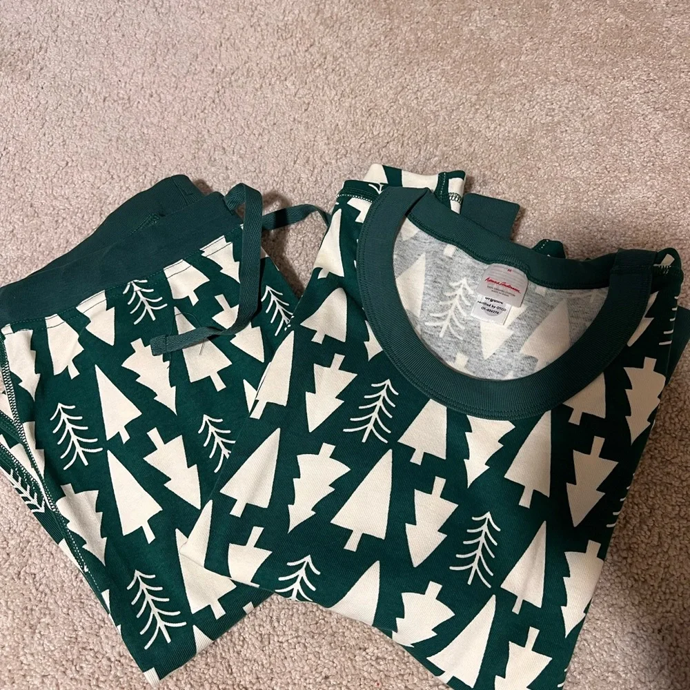 Green and White- NEW Hanna Andersson Women’s Pajamas - Picture 1 of 2